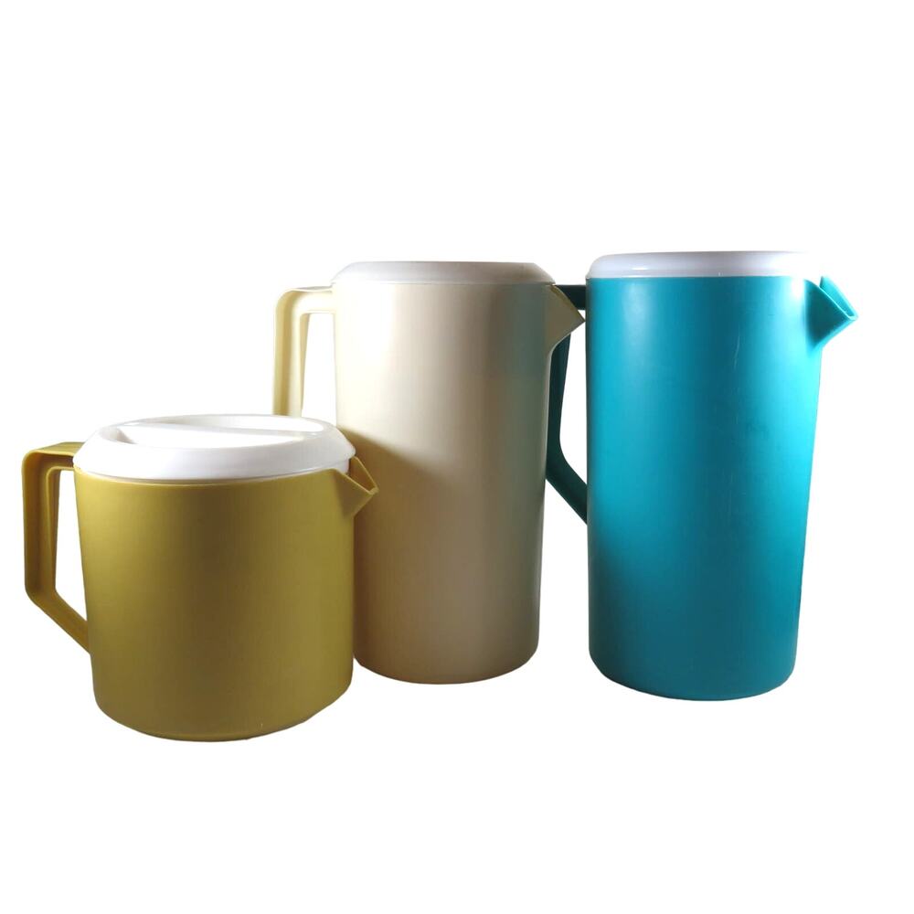 Set of 3 Vintage Rubbermaid Pitchers 1.5 & 2.25 Qt Mustard Almond Teal Colors